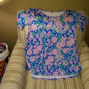 LuLaRoe t-shirt
